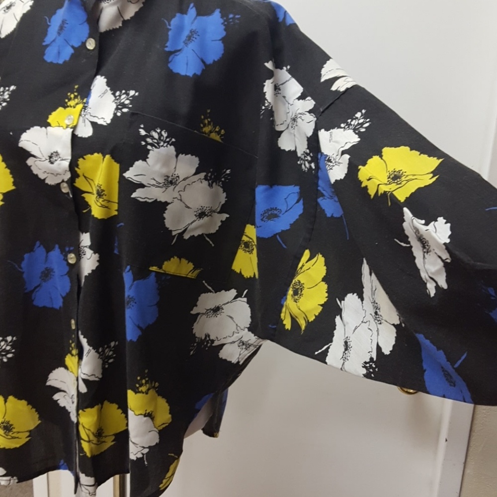 🆑️ vintage Floral button-up - Picture 3 of 4